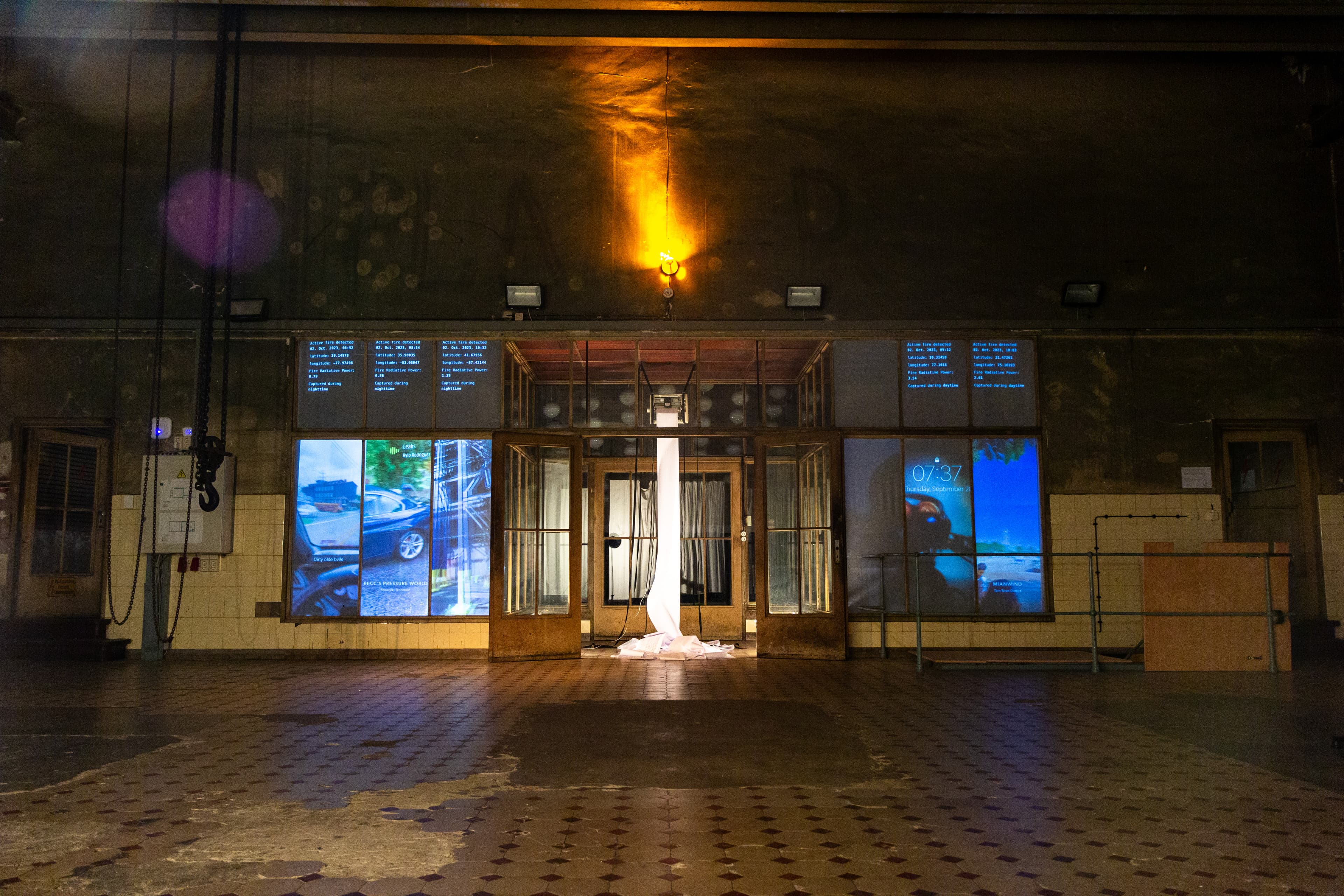 künstlerische Tatsachen Arts & Science Soiree exhibition view 2